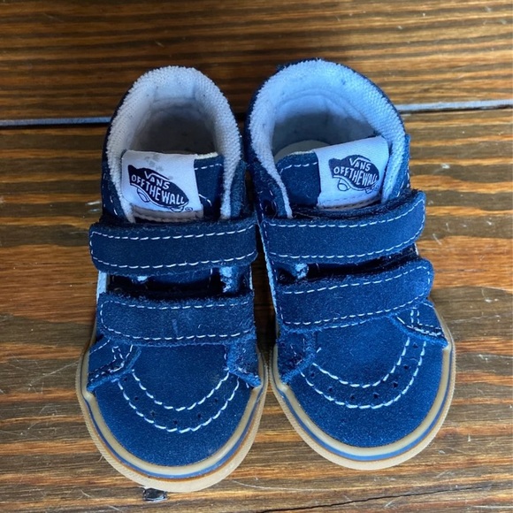SOLD Toddler Boys Vans, Size 4 - Picture 3 of 6